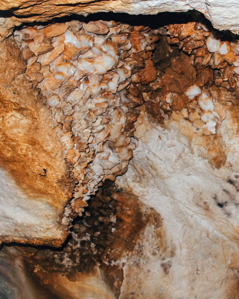 Calcite crystals inside the cave under Babji zob. 